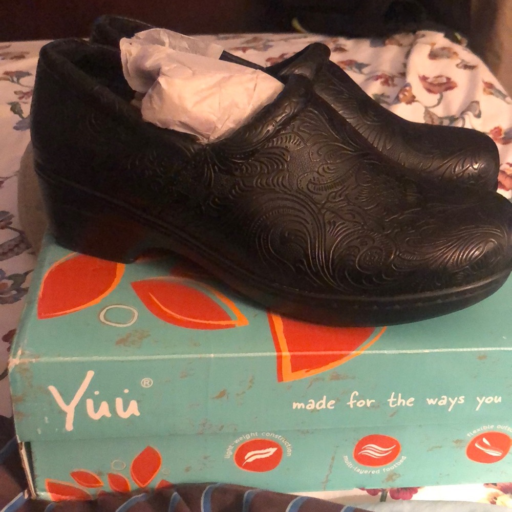 Work shoes
